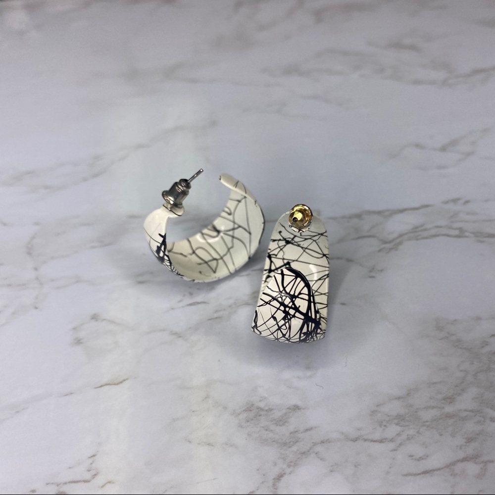 vintage 1980’s hoop earrings